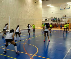 Los equipos de voleibol suman y siguen