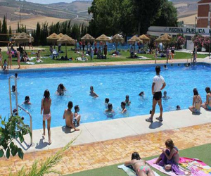 El campus deportivo de la piscina municipal te ofrece un verano repleto de actividades