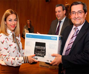 Diputación entrega material informático a los municipios para avanzar en la administración electrónica