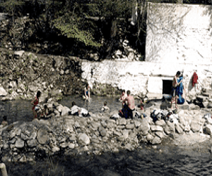 La Junta potencia la explotación comercial de las aguas