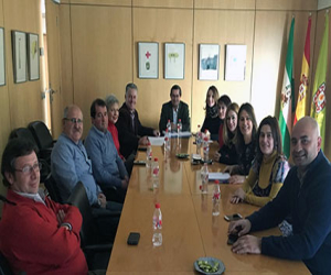 El presidente de la Diputación se reúne con los representantes de la plataforma de la carretera 402