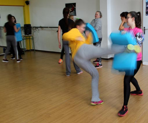 Las mujeres aprenden a defenderse