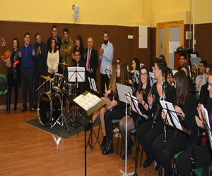 En el día de la música la EMAG se convirtió en Big Band