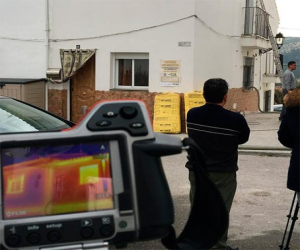 Diputación premia a una vecina de Arenas del Rey que resultó ganadora en un programa de ahorro energético