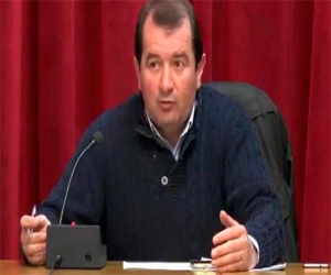 El alcalde de Alhama de Granada, del PP, critica a las personas que son desahuciadas y a STOP Desahucios