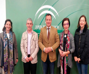 La Junta promueve el acogimiento en familia de niñas y niños que no pueden ser atendidos por las suyas