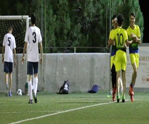 Los Leones juegan con los Turillas