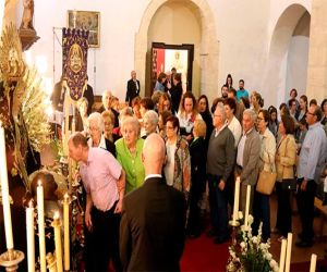 Segundo besamanos de la Virgen de las Angustias