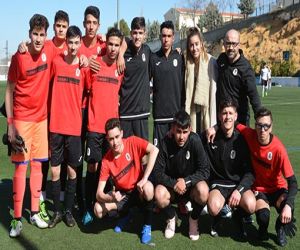 Pinchazo de los líderes de la UD Alhameña