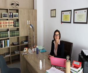 Yolanda López, abogada, abrió bufete en Alhama