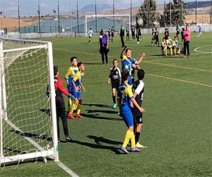 La UD Alhameña sénior gana su primer partido