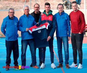 El club de senderismo Navachica y el Jayena CF unen sus caminos