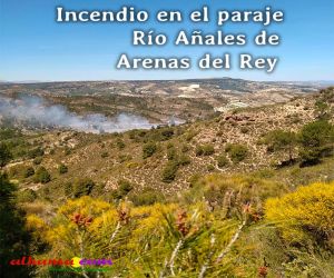 El Infoca se despliega en un incendio declarado en el paraje Río Añales de Arenas del Rey