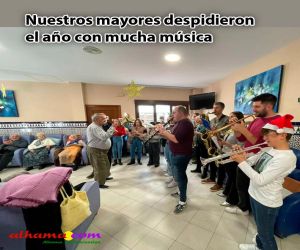 Nuestros mayores despidieron el año con mucha música