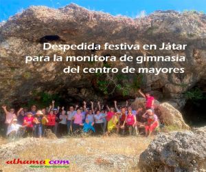 Despedida festiva en Játar para la monitora de gimnasia del centro de mayores