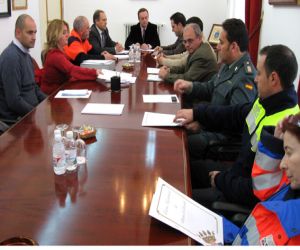 El Delegado de Gobernación recibe la actualización del plan de emergencia de Alhama y