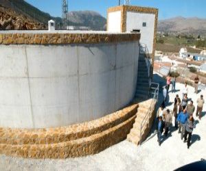 Para los vecinos de Ventas de Zafarraya se acabaron, por fin, los cortes de agua