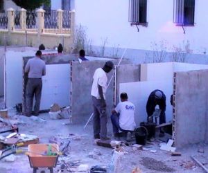 Catorce inmigrantes de Zafarraya finalizaron  el curso de albañilería y solado básico