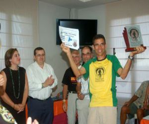 El marroquí Lahcen Ahansal gana la II edición del Al Andalus Ultra Trail