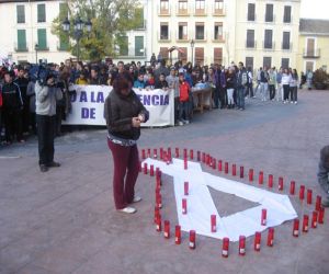 Multitudinaria adhesión contra la violencia de género en Alhama