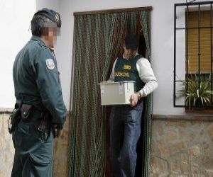 La Guardia Civil registra un domicilio en Alhama relacionado con el caso de corrupción urbanística de Alcaucín