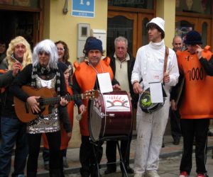 La comparsa El Pitorreo dona su recaudación 2010 a Haití