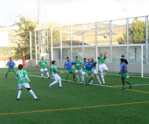Nueva derrota de la UD Alhameña tras un partido polémico