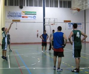 IES Alhama Baloncesto lidera la clasificación en cadetes y son terceros en juveniles