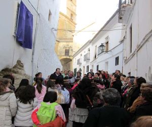 Descubierta una placa a Elena/o de Céspedes y Cervantes