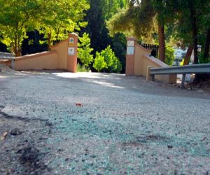 Sorprendido tras robar en el interior de un vehículo en el Balneario de Alhama