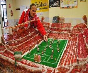 Un año de trabajo y 80 kilos de cobre para reproducir el Nuevo Estadio Los Cármenes