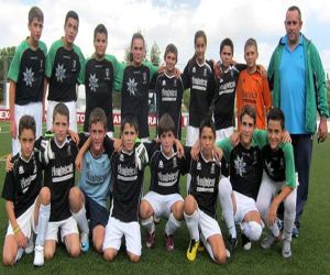 La UD Alhameña infantil se presenta ante su afición
