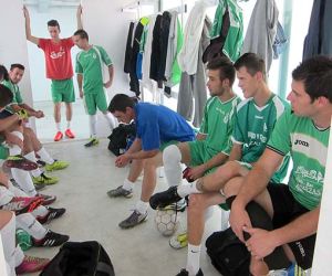 Vicente mete a la UD Alhameña en los puestos de ascenso
