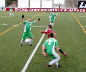 Un pésimo arbitraje acaba con las opciones de ascenso de la UD Alhameña