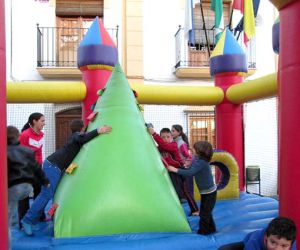 Jayena da la bienvenida a la primavera con una fiesta infantil