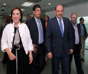 Valderas señala que el PFEA es un plan de política activa de empleo y “supone una inyección económica que llega a corazón de nuestros pueblos y ciudades”