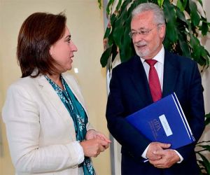 La delegada del Gobierno recibe al Defensor del Pueblo Andaluz