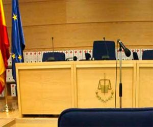 Solicitan 10 años de prisión para un acusado de maniatar a una mujer en su casa de Alhama para robarle