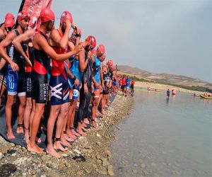 Luis Miguel del Rosal y Beatriz Jiménez triunfan en el IV Triatlon Bermejales-Arenas del Rey. Una carrera con despedida de soltera