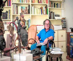 Juan Manuel Brazam, artista alhameño «Lo que lees a lo largo de tu vida te introduce en el puerto donde envejeces»