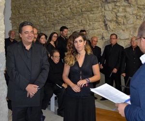Las corales Ciudad de Alhama y La Maison de France, de Granada, deleitaron al público