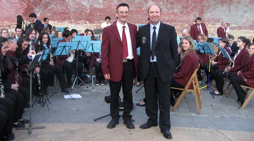  Didier Medaillon, director de la Harmonie Bagnères y Rafael Molinero, director de la banda de Alhama 