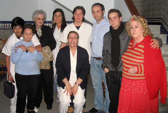  Residentes y cuidadores con Miguel Ángel Palma 