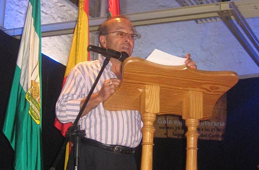  Juan Molina Guerra en la lectura de su trabajo. Primer premio de poesía 