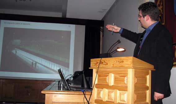  El arquitecto alhameño, Juan Moya, explicó todos los detalles del proyecto 