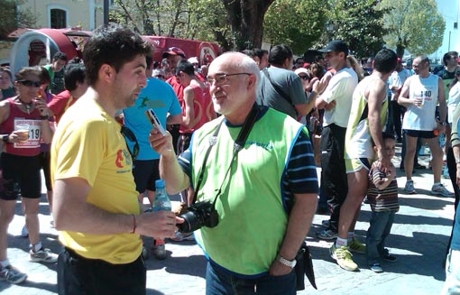  Antonio Arenas, autor del reportaje y fotos, entrevista al diputado de Deportes 
