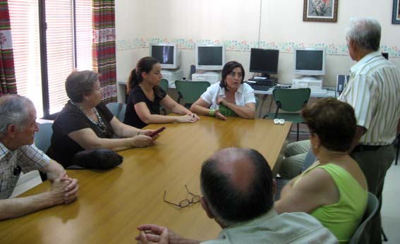  Reunión de la Delegada con la junta de gobierno del Centro y responsables municipales  