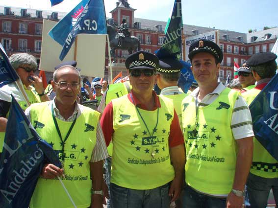  La reivindicación es de una jubilación equiparada al resto de fuerzas y cuerpos de seguridad del estado. Foto tomada en la Plaza Mayor de Madrid  