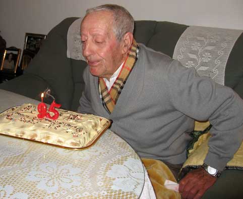  Paco apagaba la vela de sus 95 años 