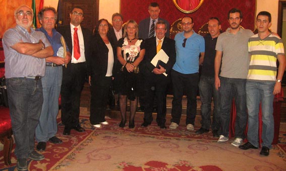  Con la Asociación de la Prensa de Granada, amigos y familiares 